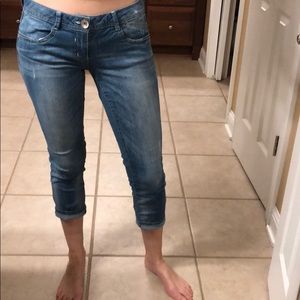 Light Cropped Jeans!